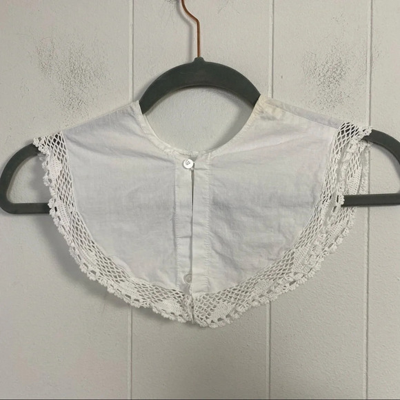 Vintage Off White Annie Cotton Crochet Edge Fabric Button Back Lace Collar - Picture 11 of 15